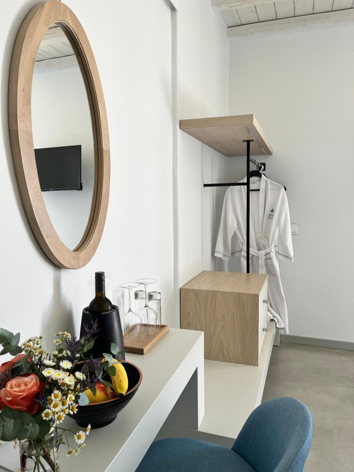 Lithos Luxury Suites Tinos Екстер'єр фото